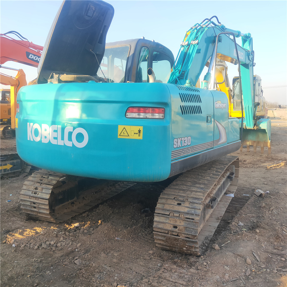 KOBELCO SK130 - Escavadora de rastos: foto 3 KOBELCO SK130 - Escavadora de rastos: foto 3