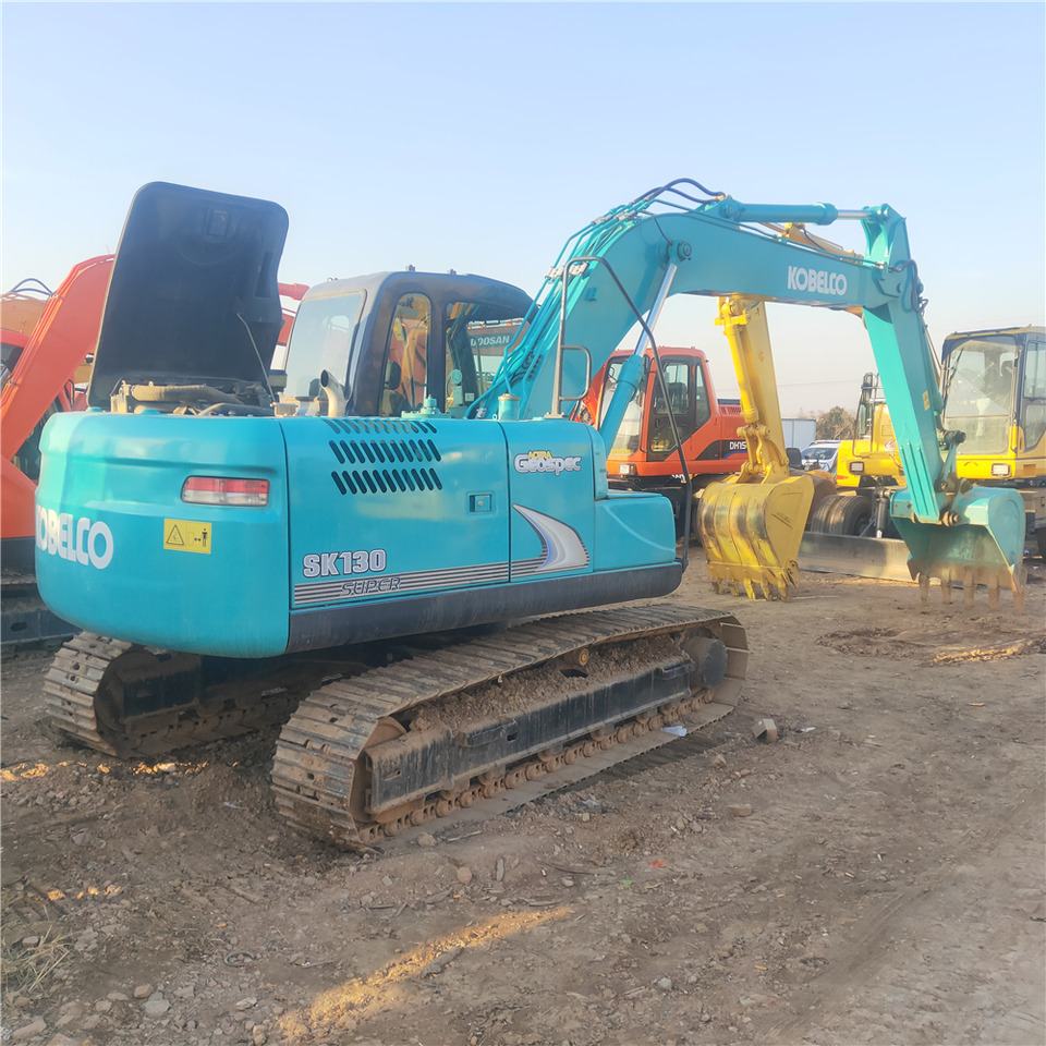 KOBELCO SK130 - Escavadora de rastos: foto 2 KOBELCO SK130 - Escavadora de rastos: foto 2