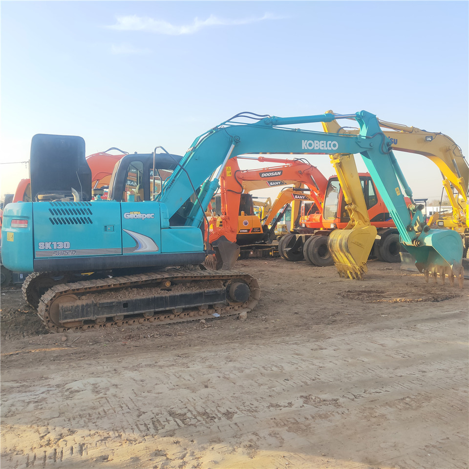 KOBELCO SK130 - Escavadora de rastos: foto 1 KOBELCO SK130 - Escavadora de rastos: foto 1