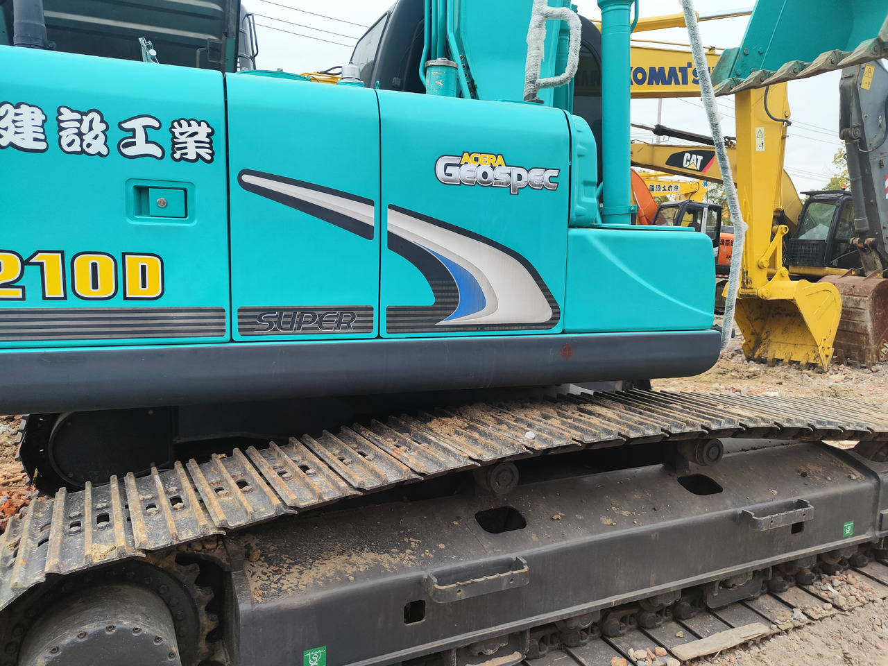 KOBELCO SK210D - Escavadora de rastos: foto 4 KOBELCO SK210D - Escavadora de rastos: foto 4