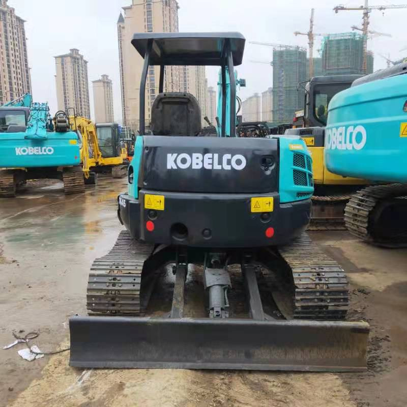 KOBELCO SK45 - Mini escavadeira: foto 4 KOBELCO SK45 - Mini escavadeira: foto 4