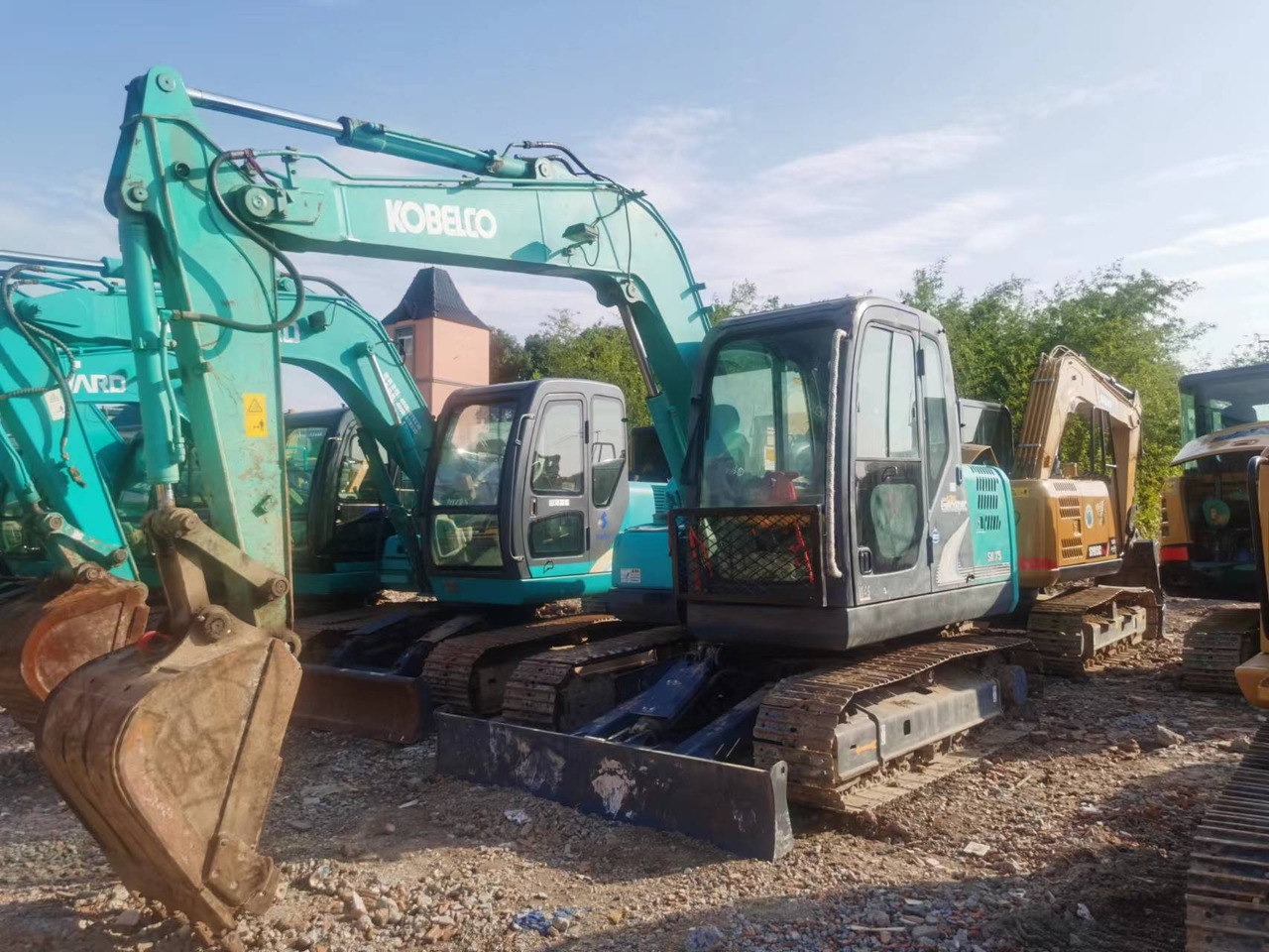 KOBELCO SK75-8 - Escavadora de rastos: foto 2 KOBELCO SK75-8 - Escavadora de rastos: foto 2