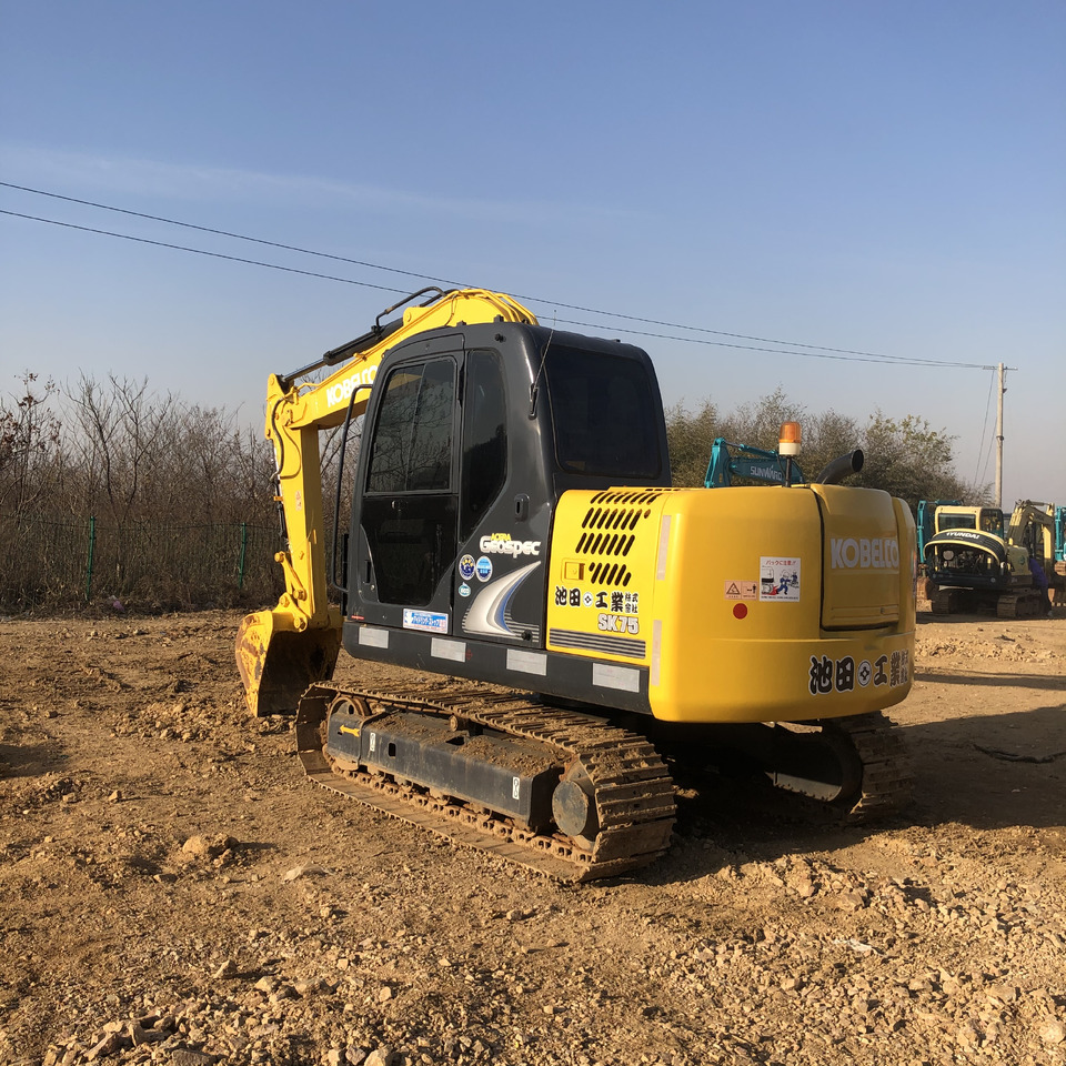 KOBELCO SK75 - Escavadora de rastos: foto 5 KOBELCO SK75 - Escavadora de rastos: foto 5