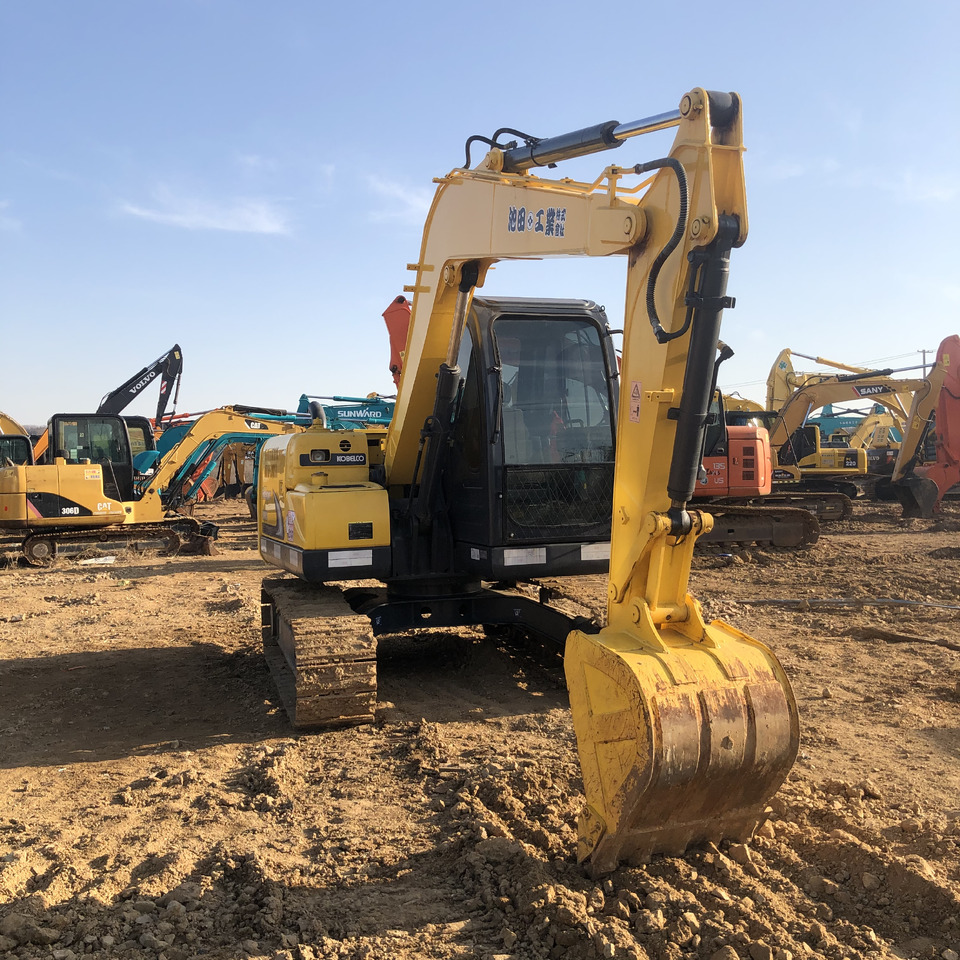KOBELCO SK75 - Escavadora de rastos: foto 2 KOBELCO SK75 - Escavadora de rastos: foto 2