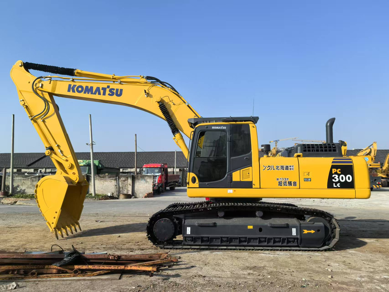 Escavadora de rastos KOMATSU PC300-8: foto 1
