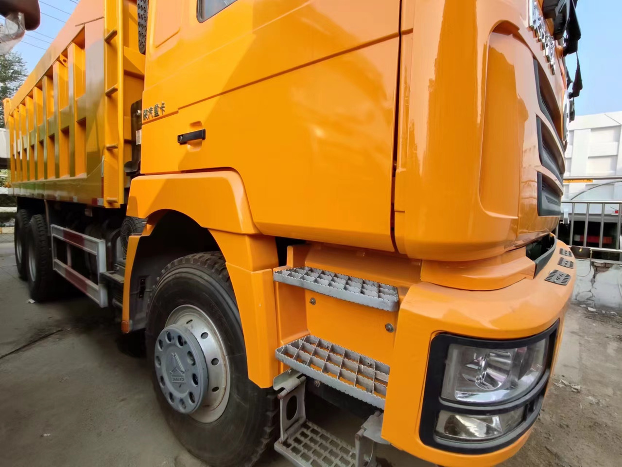SHACMAN Dump Truck 6/4 New Brand Click Here for Discount - Caminhão basculante: foto 4 SHACMAN Dump Truck 6/4 New Brand Click Here for Discount - Caminhão basculante: foto 4