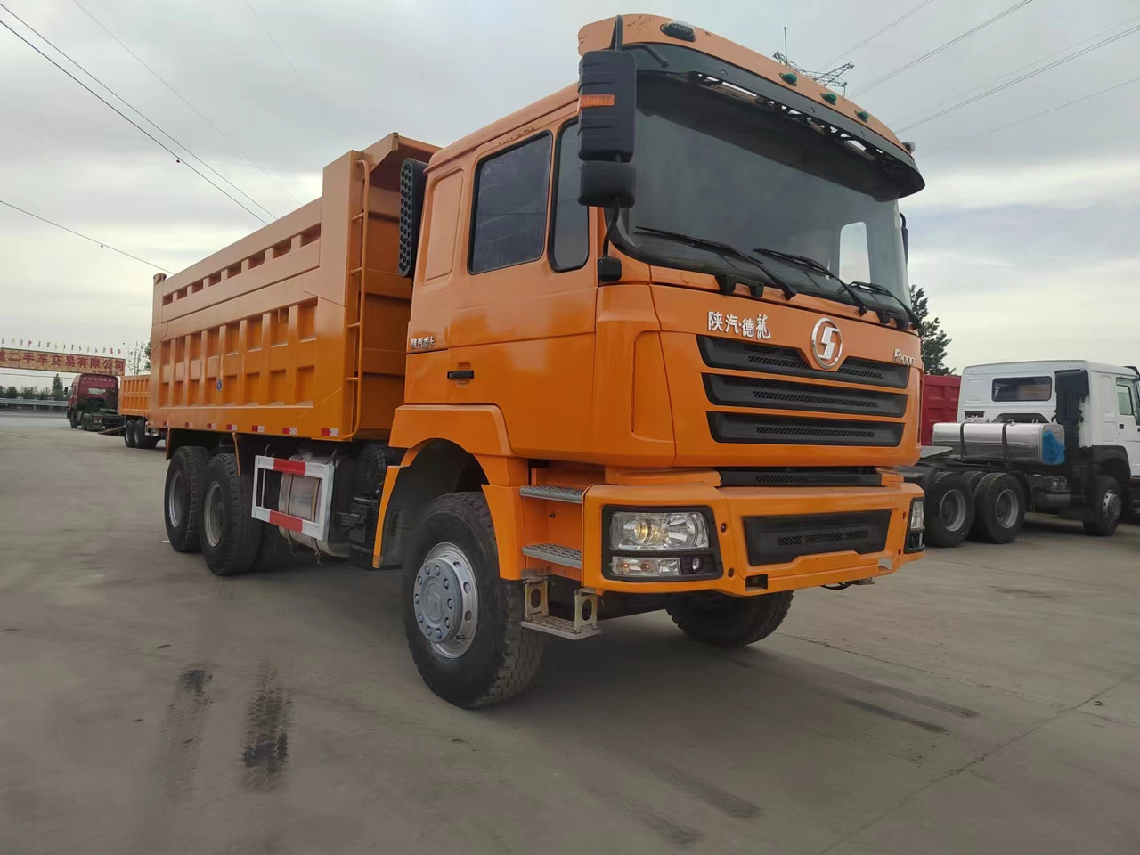 SHACMAN F3000 Dump Truck 6/4 - Caminhão basculante: foto 1 SHACMAN F3000 Dump Truck 6/4 - Caminhão basculante: foto 1