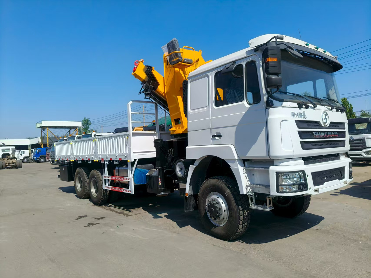 SHACMAN Truck Counted Crane 6x4 Click for Discount - Caminhão basculante: foto 1 SHACMAN Truck Counted Crane 6x4 Click for Discount - Caminhão basculante: foto 1