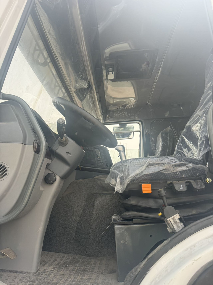SINOTRUK HOWO 371 6X4 - Caminhão basculante: foto 5 SINOTRUK HOWO 371 6X4 - Caminhão basculante: foto 5