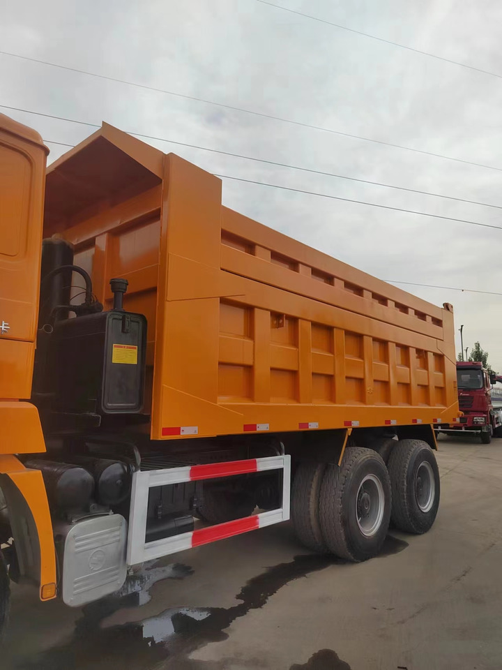 SINOTRUK HOWO 8x4 F3000 Dump Trruck Click for Discount - Caminhão basculante: foto 2 SINOTRUK HOWO 8x4 F3000 Dump Trruck Click for Discount - Caminhão basculante: foto 2