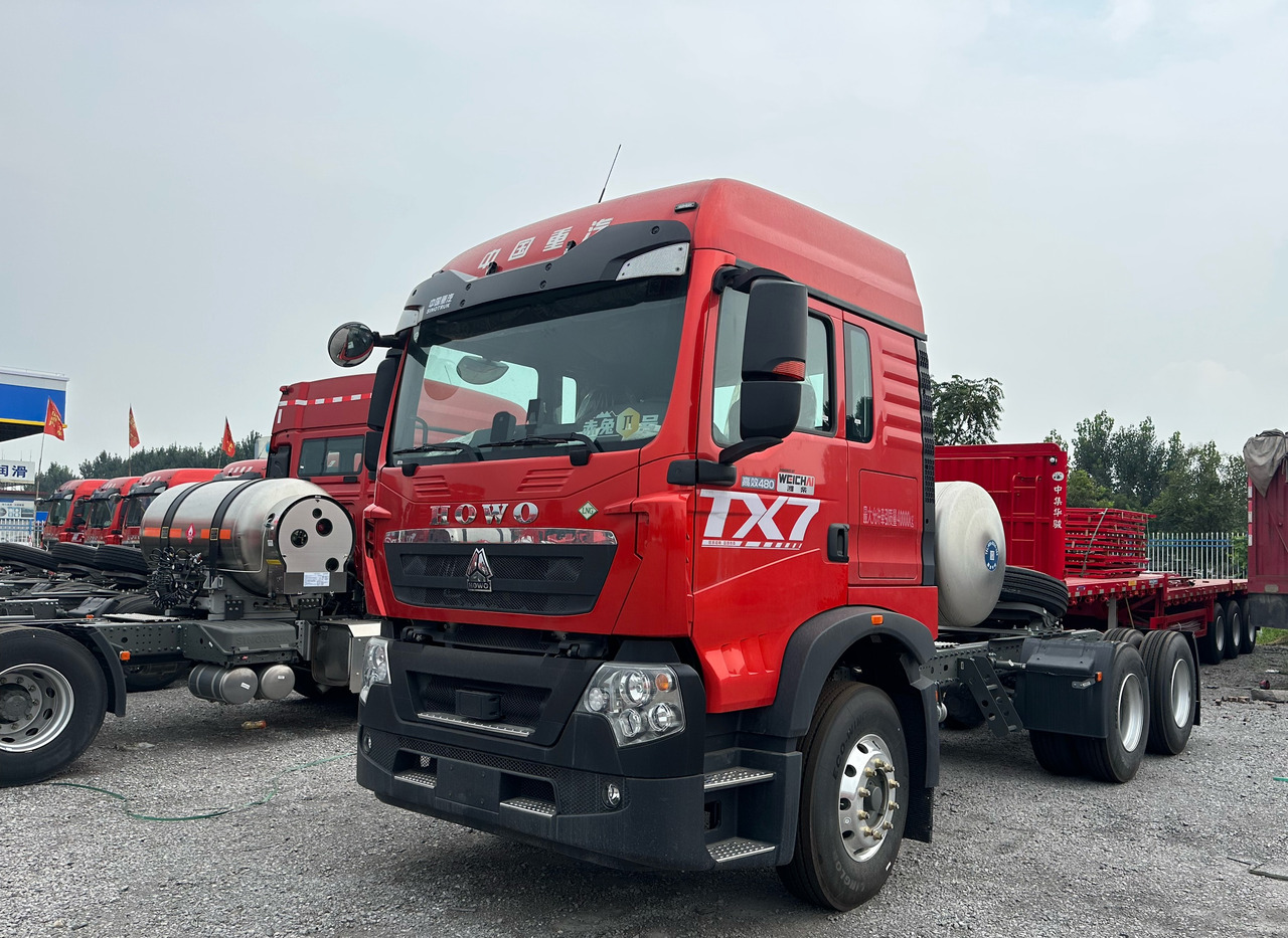 SINOTRUK HOWO TX480HP Tractor Unit Click for Discount - Caminhão basculante: foto 2 SINOTRUK HOWO TX480HP Tractor Unit Click for Discount - Caminhão basculante: foto 2