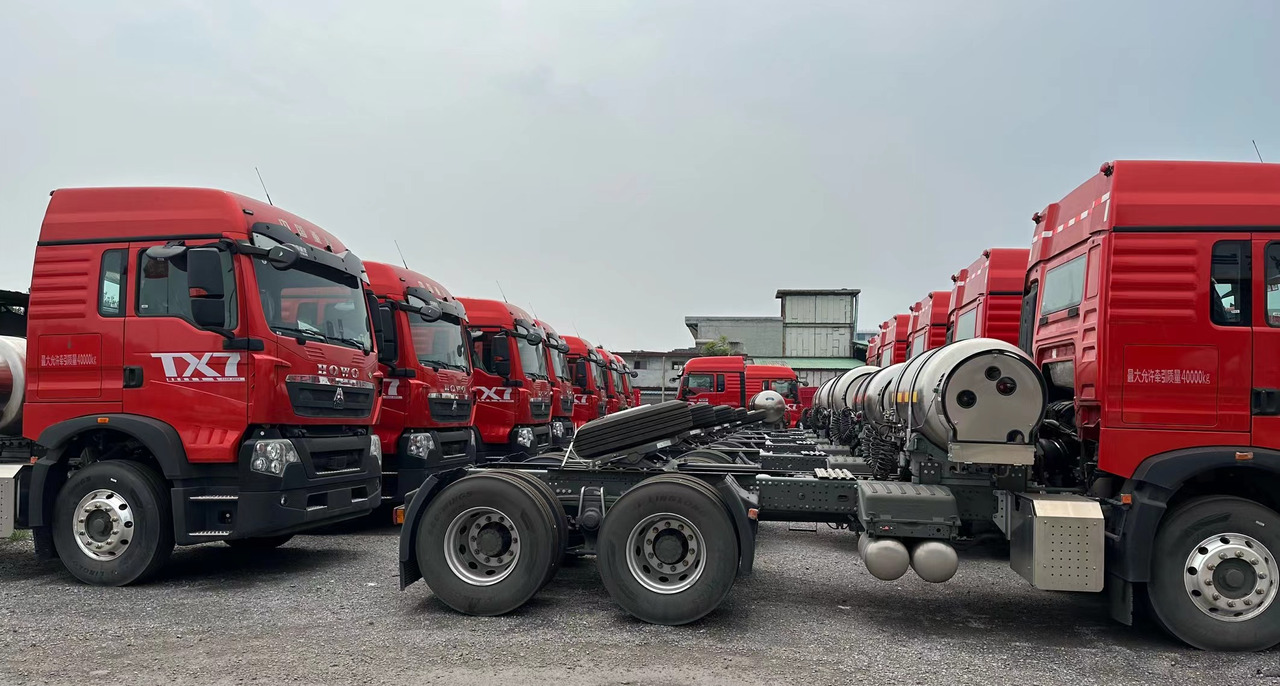 SINOTRUK HOWO TX480HP Tractor Unit Click for Discount - Caminhão basculante: foto 5 SINOTRUK HOWO TX480HP Tractor Unit Click for Discount - Caminhão basculante: foto 5