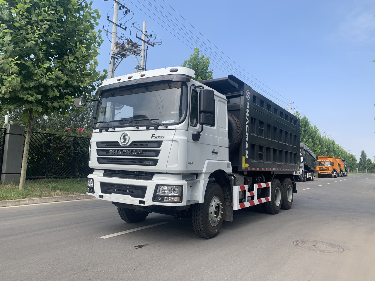 Shacman 6*4 Dump Truck New Brand Click for Discount - Caminhão basculante: foto 1 Shacman 6*4 Dump Truck New Brand Click for Discount - Caminhão basculante: foto 1