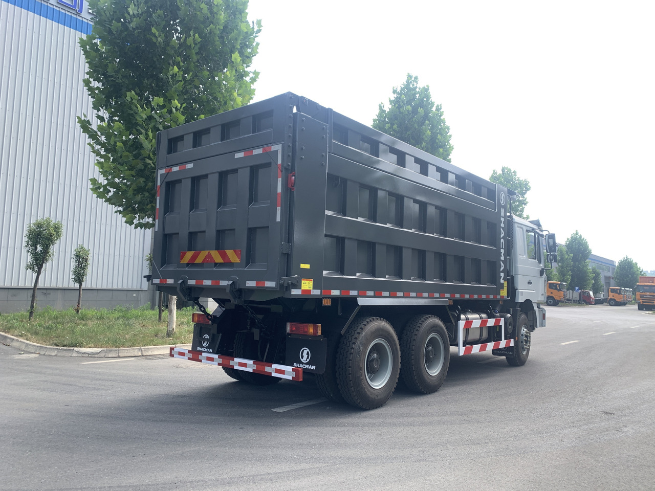 Shacman 6*4 Dump Truck New Brand Click for Discount - Caminhão basculante: foto 3 Shacman 6*4 Dump Truck New Brand Click for Discount - Caminhão basculante: foto 3