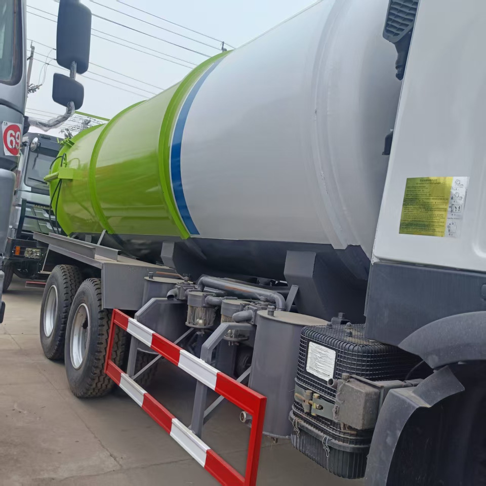 Sinotruk Howo Howo 6x4 Large Vacuum Suction Truck - Caminhão limpa fossa: foto 5 Sinotruk Howo Howo 6x4 Large Vacuum Suction Truck - Caminhão limpa fossa: foto 5