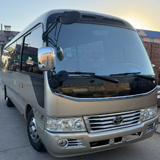 TOYOTA Bus 2022 Toyota Coaster 22-Seats Mini Bus - Micro-ônibus, Furgão de passageiros: foto 1 TOYOTA Bus 2022 Toyota Coaster 22-Seats Mini Bus - Micro-ônibus, Furgão de passageiros: foto 1
