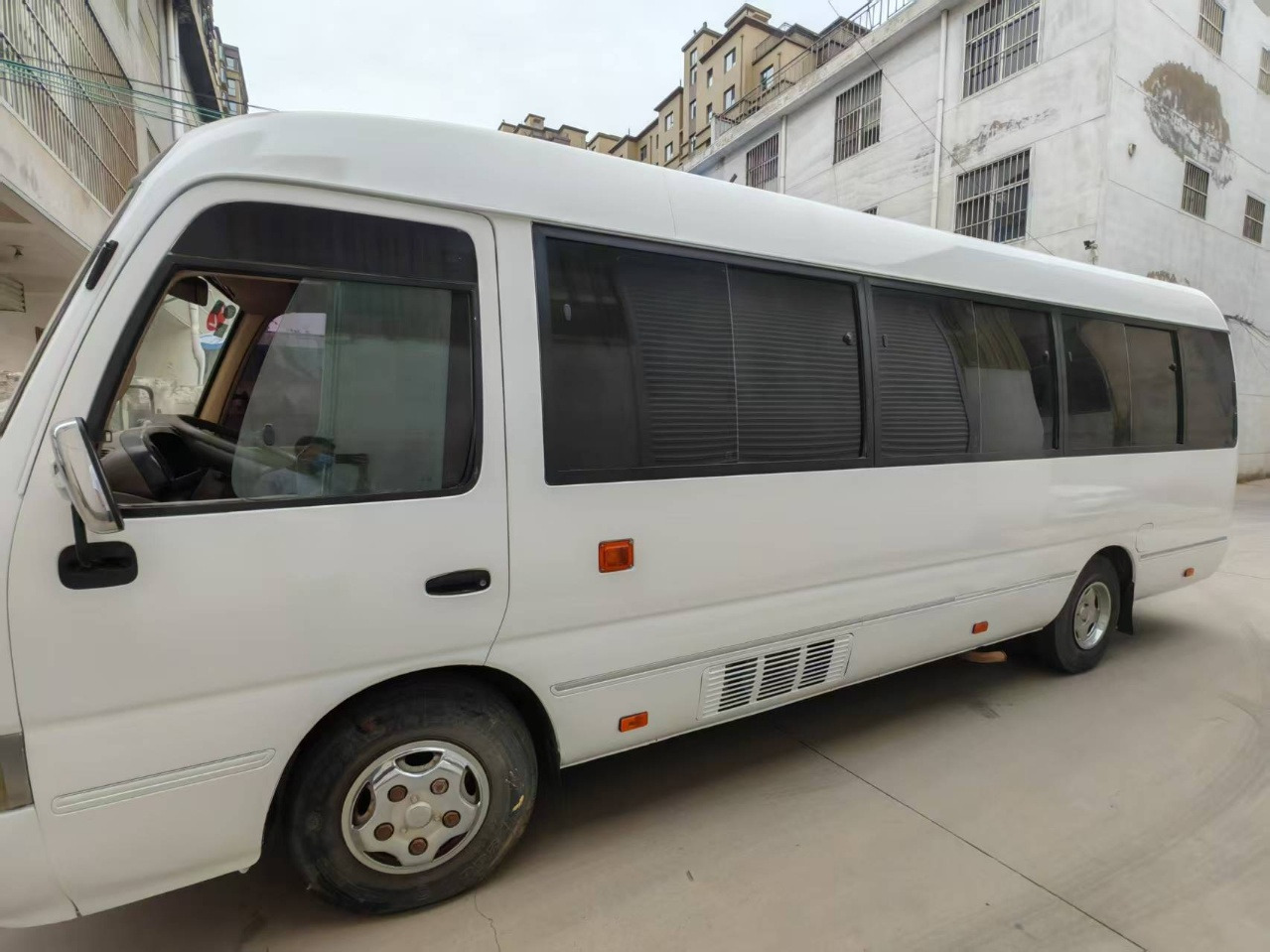TOYOTA Mini Bus Low Mileage - Autocarro: foto 4 TOYOTA Mini Bus Low Mileage - Autocarro: foto 4