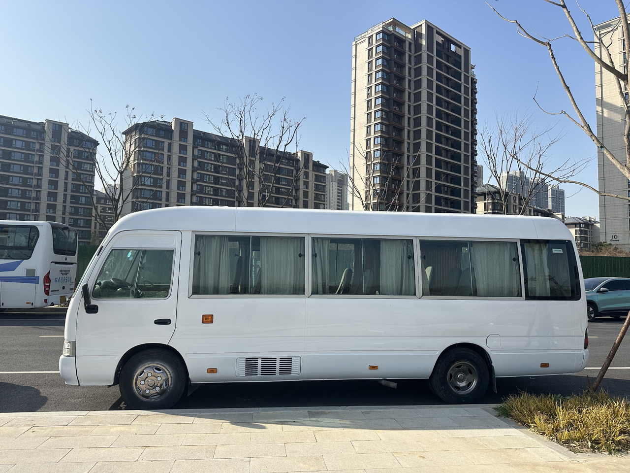 TOYOTA Mini Coach White Low Mileage - Autocarro: foto 4 TOYOTA Mini Coach White Low Mileage - Autocarro: foto 4