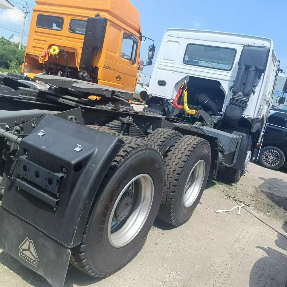 Tractor SINOTRUK HOWO Tractor Unit Right-hand Click for discount: foto 7