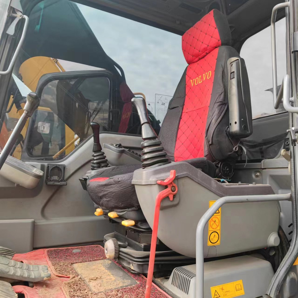 VOLVO Excavator EC240 Click for Discount - Escavadora de rastos: foto 4 VOLVO Excavator EC240 Click for Discount - Escavadora de rastos: foto 4