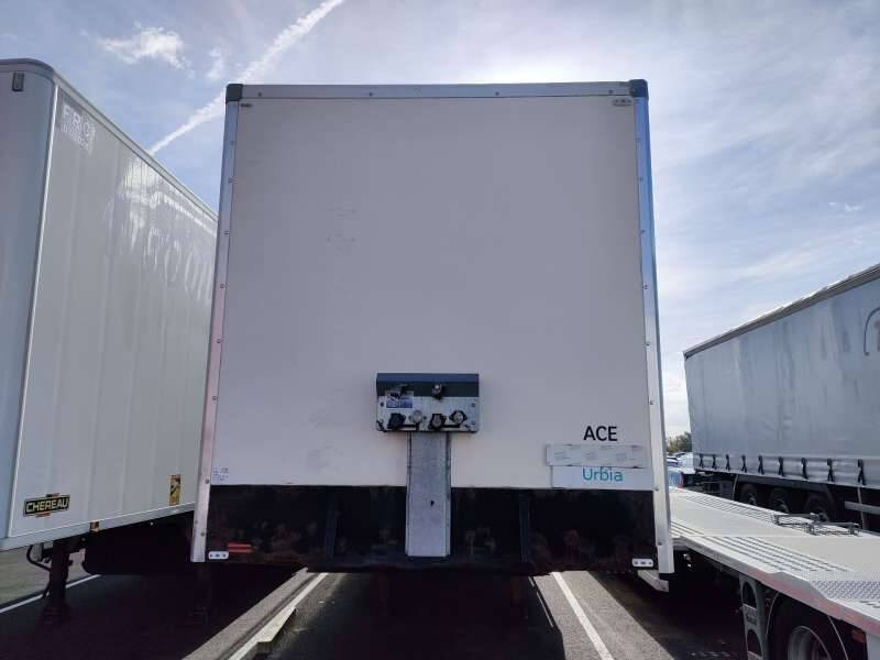 Semi-remorque 2 Essieux SEMI RECONDITONNEE -27 TONNES FRET AERIEN 2 PORTES AR - Semireboque furgão: foto 2 Semi-remorque 2 Essieux SEMI RECONDITONNEE -27 TONNES FRET AERIEN 2 PORTES AR - Semireboque furgão: foto 2