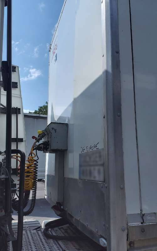 Semi-remorque 3 Essieux 38 TONNES 2 PORTES AR DOUBLE PLANCHER STEELBOX - Semireboque furgão: foto 5 Semi-remorque 3 Essieux 38 TONNES 2 PORTES AR DOUBLE PLANCHER STEELBOX - Semireboque furgão: foto 5