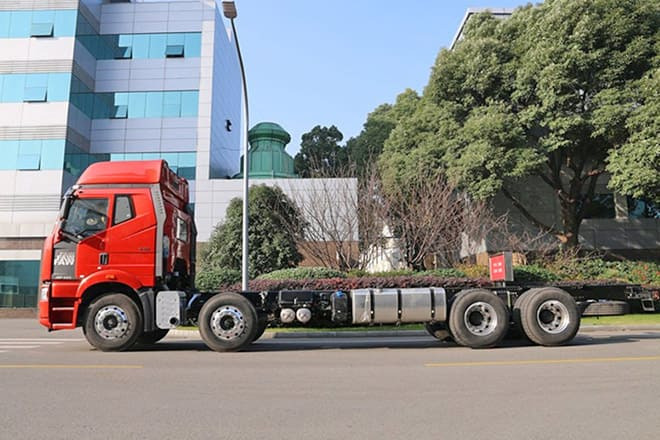 FAW Faw J6P 420 Truck New Model for Sale in Ghana - Caminhão chassi: foto 2 FAW Faw J6P 420 Truck New Model for Sale in Ghana - Caminhão chassi: foto 2