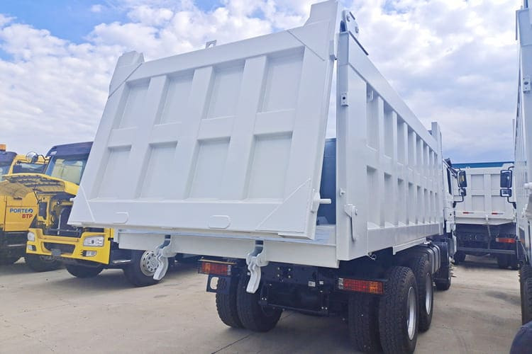 SHACMAN Shacman Trucks for Sale in Ghana - Caminhão basculante: foto 4 SHACMAN Shacman Trucks for Sale in Ghana - Caminhão basculante: foto 4