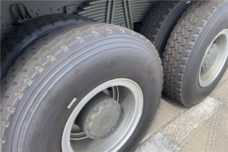 SINOTRUK Howo Dump Truck 6x4 for Sale In Ghana - Caminhão basculante: foto 3 SINOTRUK Howo Dump Truck 6x4 for Sale In Ghana - Caminhão basculante: foto 3