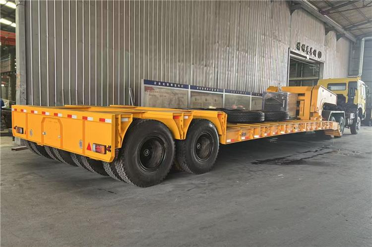 TITAN 2 Axle Detachable Gooseneck Trailer for Sale In Jamaica - Semireboque baixa: foto 3 TITAN 2 Axle Detachable Gooseneck Trailer for Sale In Jamaica - Semireboque baixa: foto 3