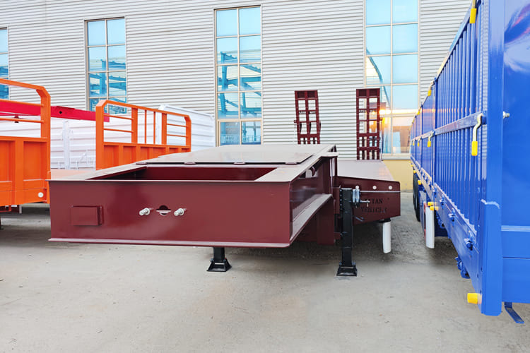 TITAN 3 Axle Low Bed Trailer for Sale in Saudi Arabia - Semireboque baixa: foto 3 TITAN 3 Axle Low Bed Trailer for Sale in Saudi Arabia - Semireboque baixa: foto 3