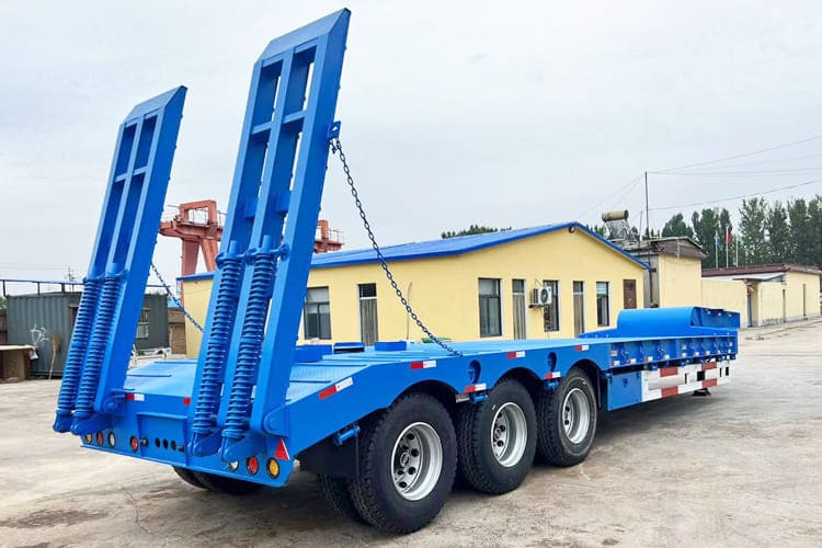 TITAN 60 Tons Lowbed Trailer for Sale in Malawi - Semireboque baixa: foto 1 TITAN 60 Tons Lowbed Trailer for Sale in Malawi - Semireboque baixa: foto 1