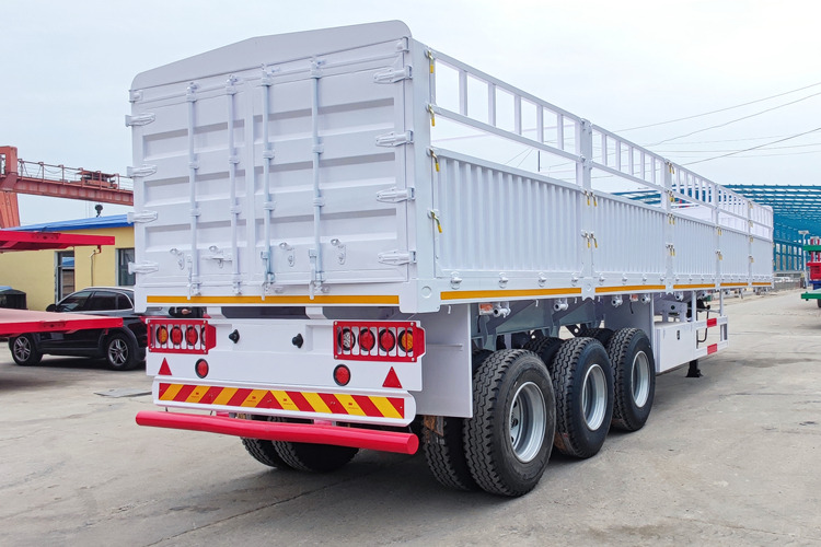TITAN Cargo Trailer for Sale in Saudi Arabia - Semireboque transporte de gado: foto 3 TITAN Cargo Trailer for Sale in Saudi Arabia - Semireboque transporte de gado: foto 3