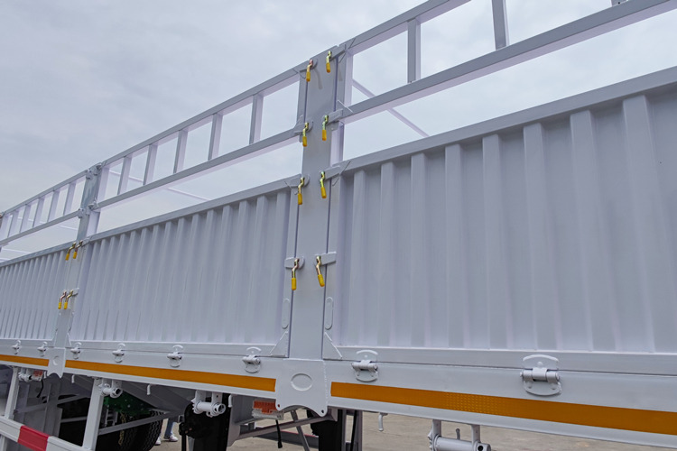 TITAN Cargo Trailer for Sale in Saudi Arabia - Semireboque transporte de gado: foto 5 TITAN Cargo Trailer for Sale in Saudi Arabia - Semireboque transporte de gado: foto 5