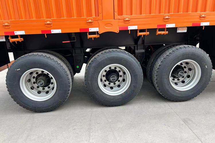 TITAN Fence Trailer for Sale in Saudi Arabia - Semireboque transporte de gado: foto 5 TITAN Fence Trailer for Sale in Saudi Arabia - Semireboque transporte de gado: foto 5