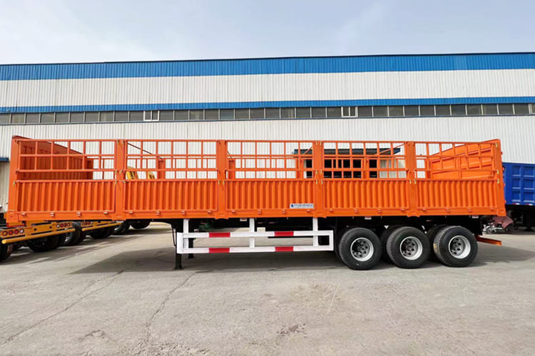 TITAN Fence Trailer for Sale in Saudi Arabia - Semireboque transporte de gado: foto 3 TITAN Fence Trailer for Sale in Saudi Arabia - Semireboque transporte de gado: foto 3