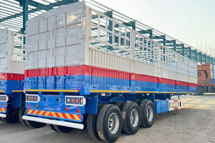 TITAN Livestock Trailer for Sale in Ghana - Semireboque transporte de gado: foto 1 TITAN Livestock Trailer for Sale in Ghana - Semireboque transporte de gado: foto 1