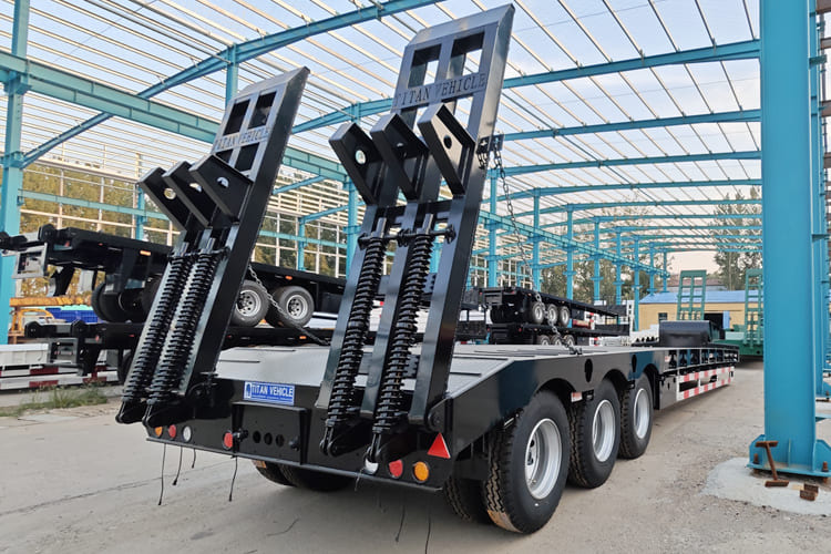 TITAN Low Bed Semi Trailer for Sale in Zambia - Semireboque baixa: foto 3 TITAN Low Bed Semi Trailer for Sale in Zambia - Semireboque baixa: foto 3