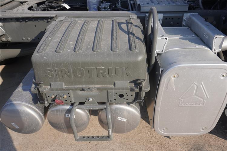 SINOTRUK Howo 430 Truck Head for Sale In Zambia - Tractor: foto 5 SINOTRUK Howo 430 Truck Head for Sale In Zambia - Tractor: foto 5