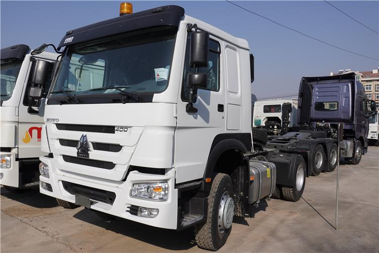 SINOTRUK Howo 430 Truck Head for Sale In Zambia - Tractor: foto 1 SINOTRUK Howo 430 Truck Head for Sale In Zambia - Tractor: foto 1