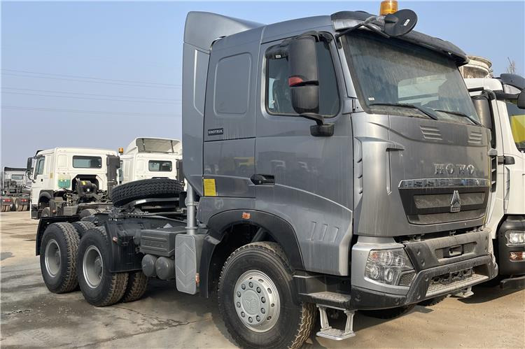 SINOTRUK Howo T7H Truck Head for Sale In Zimbabwe - Tractor: foto 2 SINOTRUK Howo T7H Truck Head for Sale In Zimbabwe - Tractor: foto 2