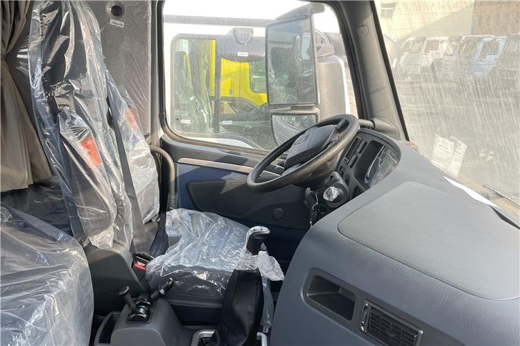 SINOTRUK Howo T7H Truck Head for Sale In Zimbabwe - Tractor: foto 3 SINOTRUK Howo T7H Truck Head for Sale In Zimbabwe - Tractor: foto 3