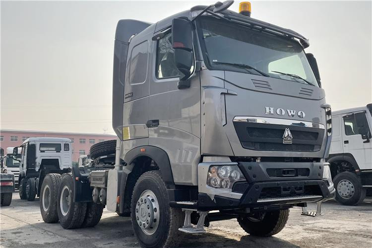 SINOTRUK Howo T7H Truck Head for Sale In Zimbabwe - Tractor: foto 1 SINOTRUK Howo T7H Truck Head for Sale In Zimbabwe - Tractor: foto 1