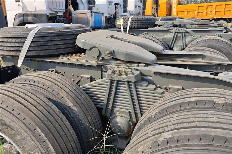 Sinotruk Used Howo Truck 371 hp 6x4 Head for Sale In Ghana Accra - Tractor: foto 3 Sinotruk Used Howo Truck 371 hp 6x4 Head for Sale In Ghana Accra - Tractor: foto 3