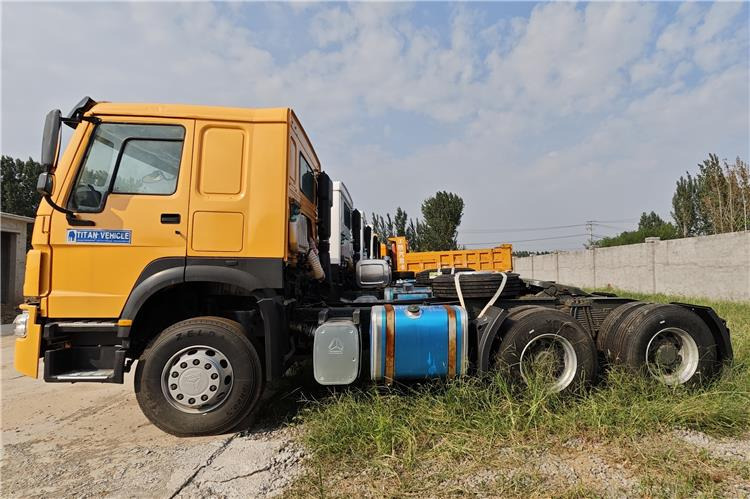Sinotruk Used Howo Truck 371 hp 6x4 Head for Sale In Ghana Accra - Tractor: foto 4 Sinotruk Used Howo Truck 371 hp 6x4 Head for Sale In Ghana Accra - Tractor: foto 4