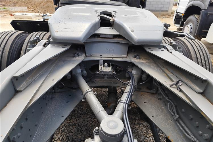 Sinotruk Used Sitrak Tractor Truck 6x4 for Sale In Uganda - Tractor: foto 3 Sinotruk Used Sitrak Tractor Truck 6x4 for Sale In Uganda - Tractor: foto 3