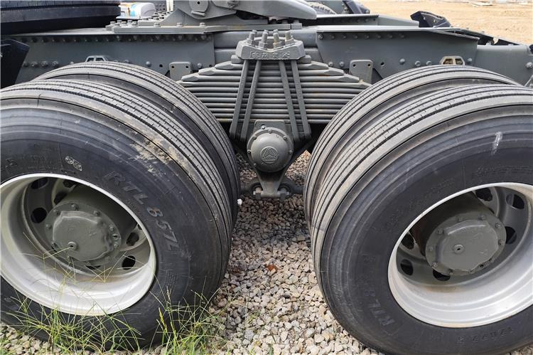 Sinotruk Used Sitrak Tractor Truck 6x4 for Sale In Uganda - Tractor: foto 4 Sinotruk Used Sitrak Tractor Truck 6x4 for Sale In Uganda - Tractor: foto 4