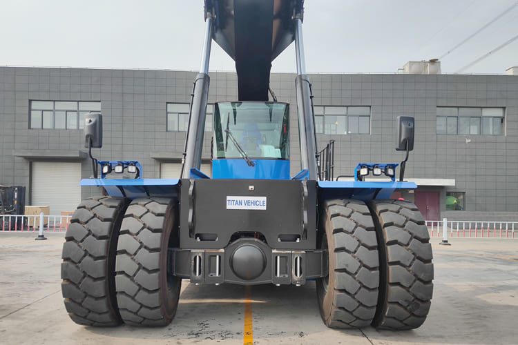 XCMG Reach Stacker Container Handler for sale in Malawi - Manipulador de contentor: foto 4 XCMG Reach Stacker Container Handler for sale in Malawi - Manipulador de contentor: foto 4