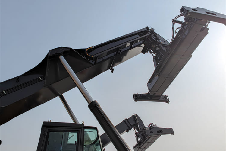 XCMG Reach Stacker Price for Sale in Guyana - Manipulador de contentor: foto 5 XCMG Reach Stacker Price for Sale in Guyana - Manipulador de contentor: foto 5
