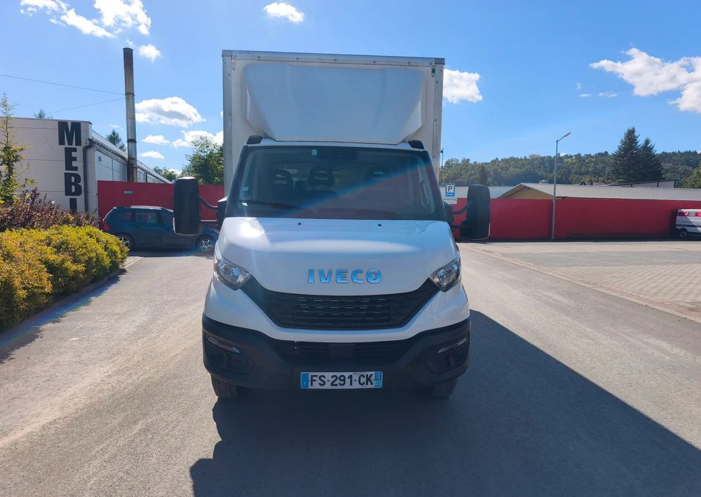 Iveco DAILY 70C18 KONTENER 5,5M obsługa silnika nowy rozrząd - Caminhão furgão: foto 3 Iveco DAILY 70C18 KONTENER 5,5M obsługa silnika nowy rozrząd - Caminhão furgão: foto 3